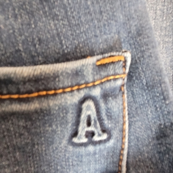 Articles Of Society Low Rise Raw-Hem Form Fitting Jeggings - Size 25 - Picture 10 of 12